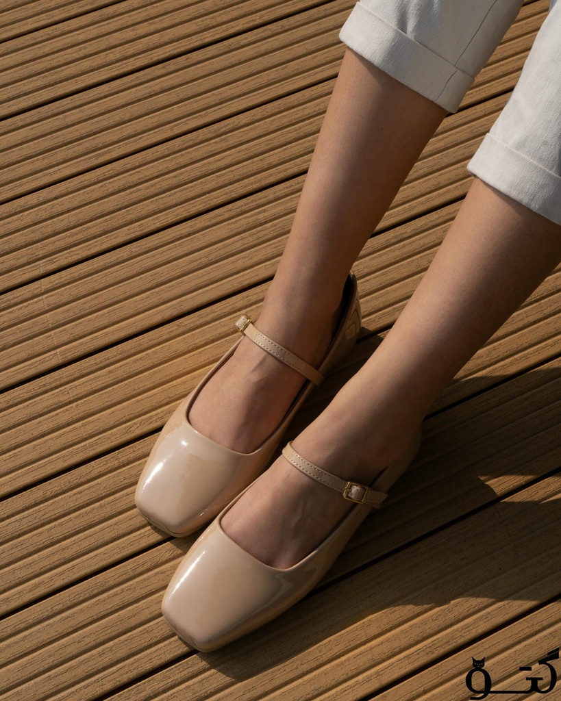 کالج عروسکی F647